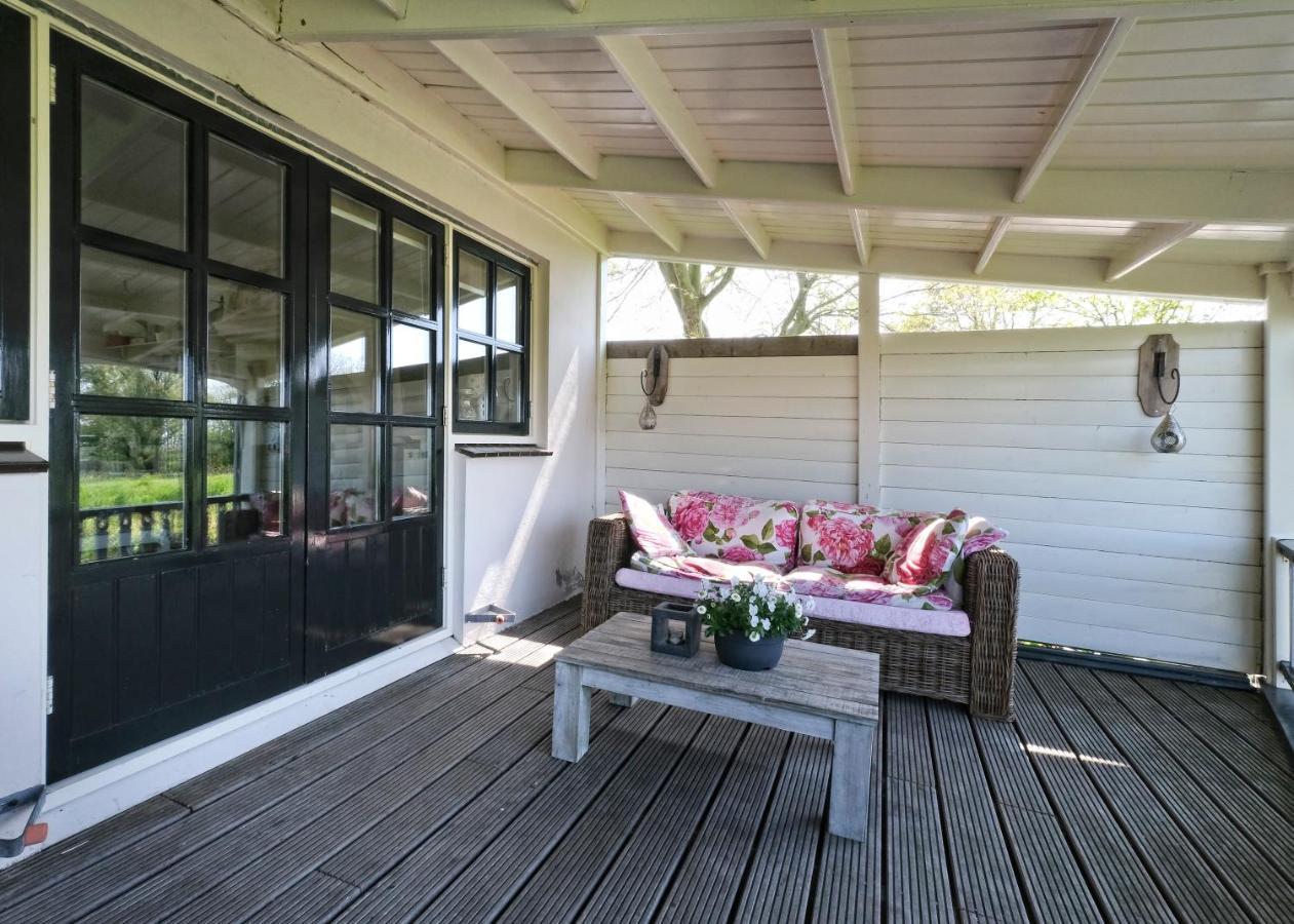 Idyllisch En Knus Huisje Met Prachtige Veranda. Oterleek Екстериор снимка
